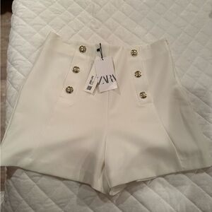 Zara Women's Cream High-Waisted Shorts